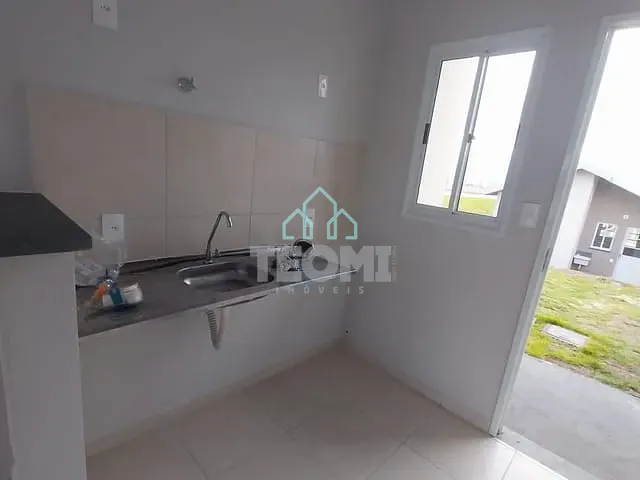 Casa 2 quartos e 1 banheiro, para alugar, no bairro Distrito Industrial do Una II em Taubaté