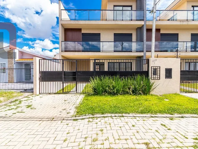 Sobrado com 120m² 3 quartos e 4 banheiros, à venda, no bairro Boqueirão em Curitiba