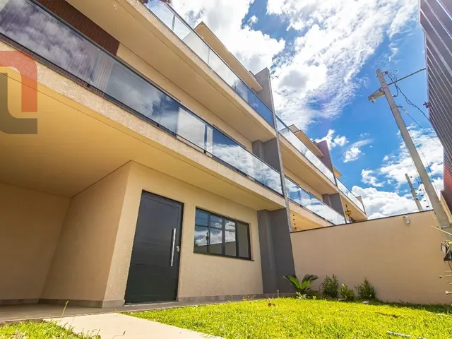 Sobrado com 120m² 3 quartos e 4 banheiros, à venda, no bairro Boqueirão em Curitiba
