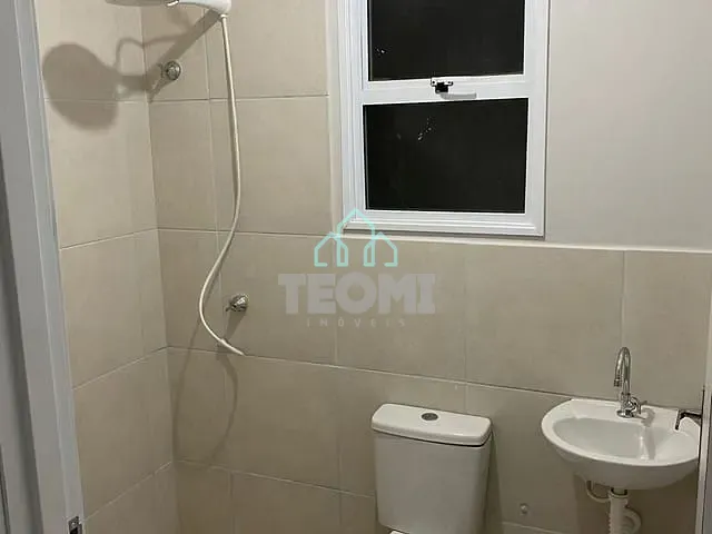 Casa 2 quartos e 1 banheiro, para alugar, no bairro Distrito Industrial do Una II em Taubaté