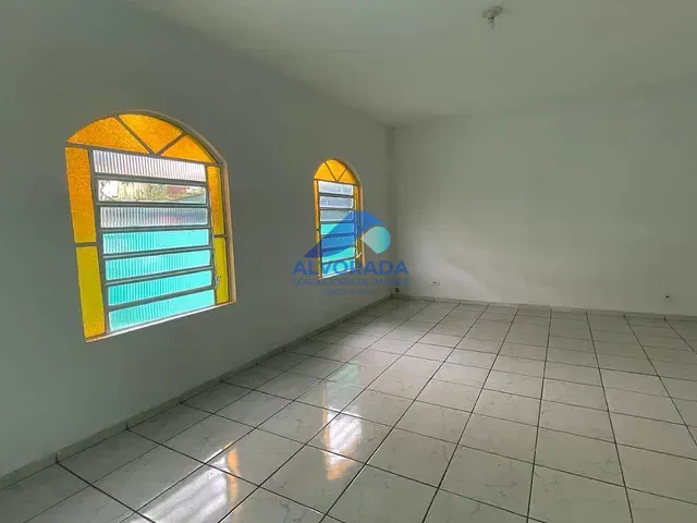 Casa com 250m² 3 quartos e 1 banheiro, para alugar, no bairro Jardim das Indústrias em São José dos Campos