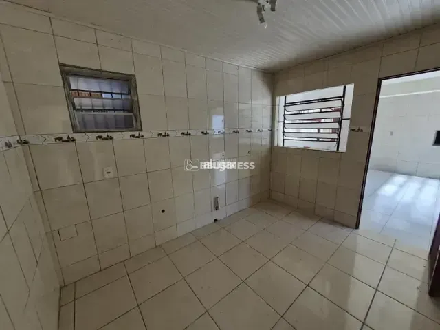 Casa 5 quartos e 2 banheiros, à venda, no bairro Santa Catarina em Caxias do Sul