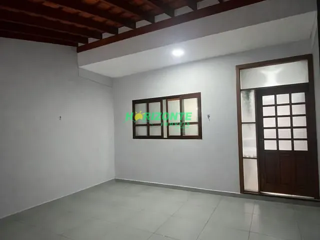 Casa com 150m² 3 quartos e 1 banheiro, à venda, no bairro Jardim Petrópolis em São José dos Campos