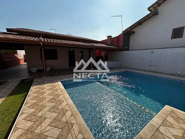 Casa com 400m² 2 quartos e 2 banheiros, à venda, no bairro Mococa em Caraguatatuba
