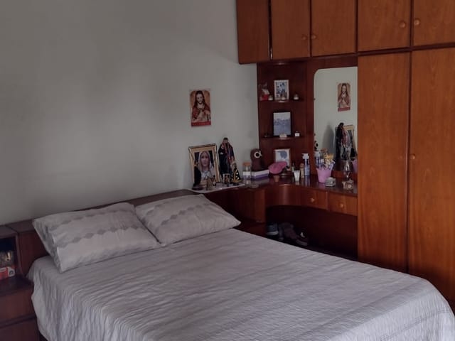 Casa com 360m² 4 quartos e 3 banheiros, à venda, no bairro Parque Senhor do Bonfim em Taubaté