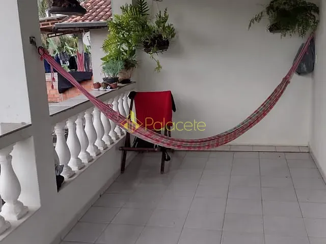 Casa com 360m² 4 quartos e 3 banheiros, à venda, no bairro Parque Senhor do Bonfim em Taubaté