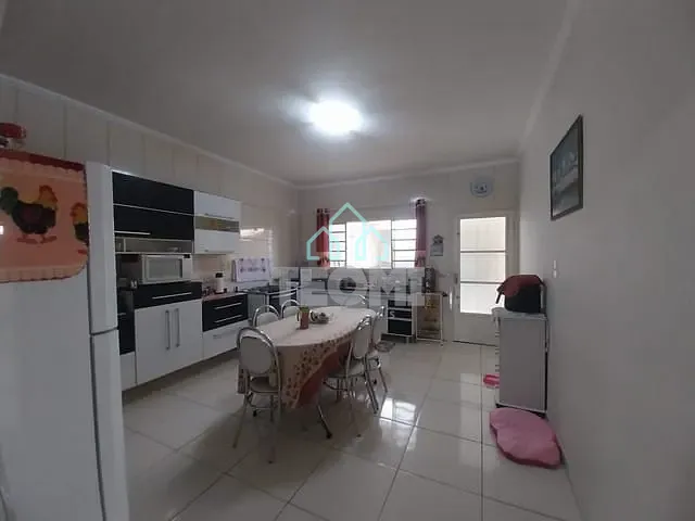 Casa 4 quartos e 3 banheiros, para alugar, no bairro Jardim Hípica Pinheiro em Taubaté