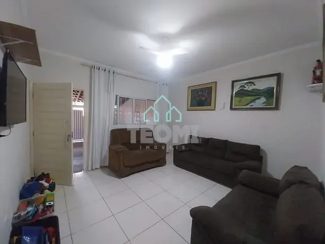 Casa 4 quartos e 3 banheiros, para alugar, no bairro Jardim Hípica Pinheiro em Taubaté