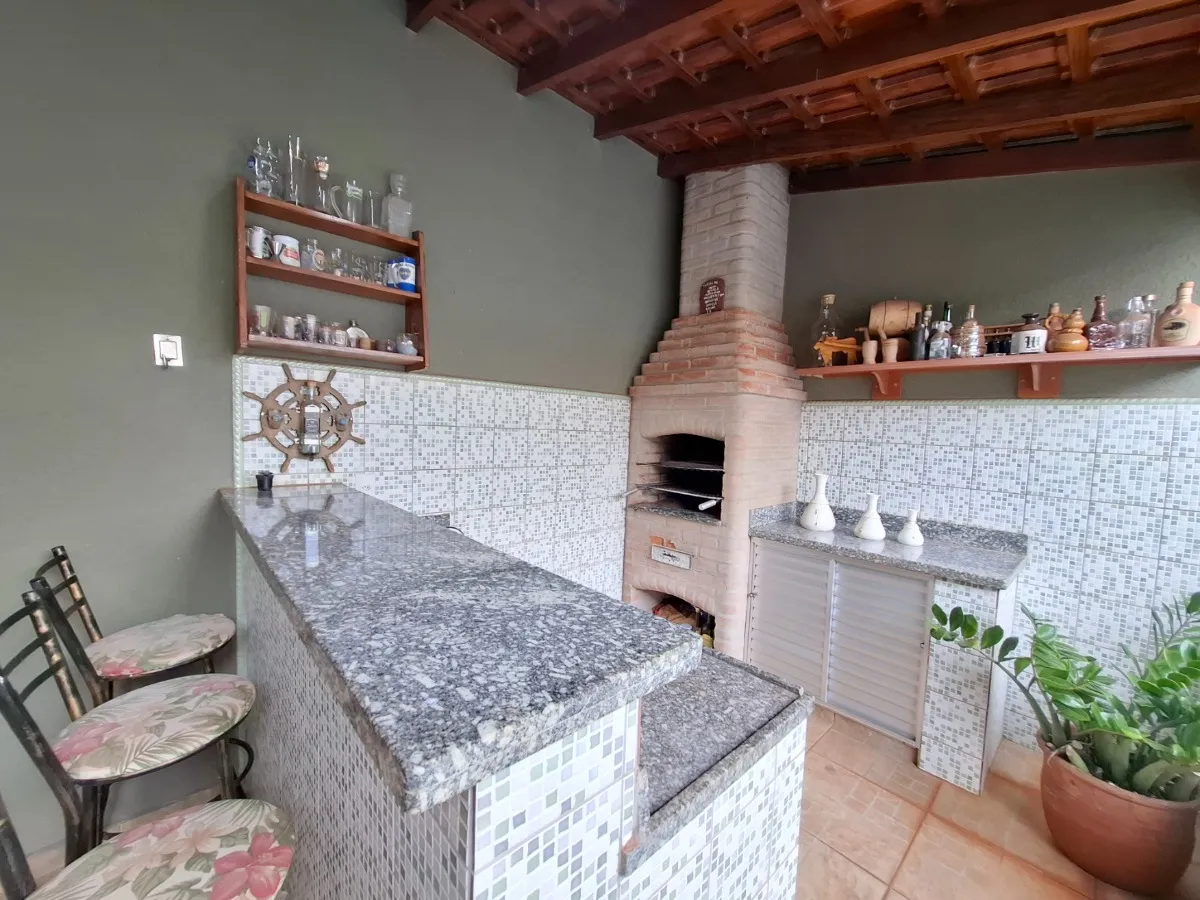 Casa para venda em Nova Ribeirânia com 3 quartos, sendo 1 suíte, 211m²