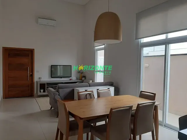 Casa com 250m² 3 quartos e 3 banheiros, à venda, no bairro Urbanova em São José dos Campos