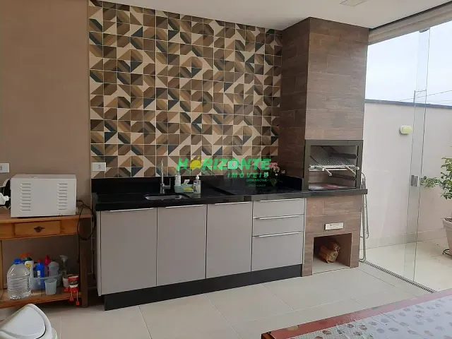 Casa com 250m² 3 quartos e 3 banheiros, à venda, no bairro Urbanova em São José dos Campos