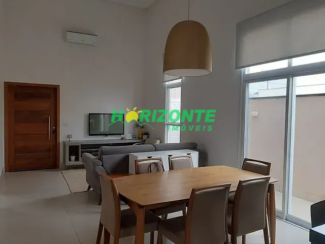 Casa com 250m² 3 quartos e 3 banheiros, à venda, no bairro Urbanova em São José dos Campos