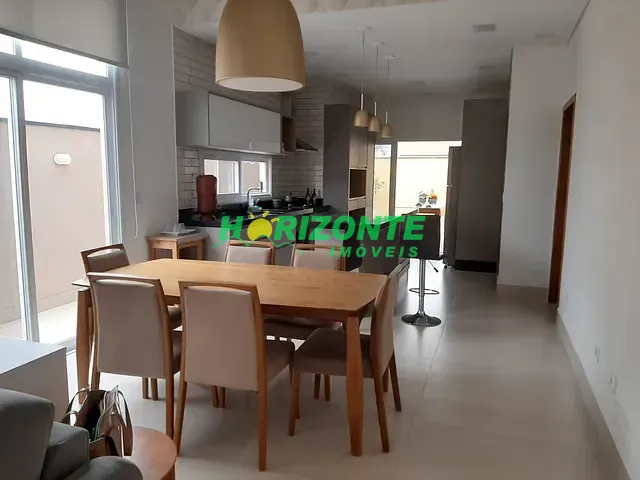 Casa com 250m² 3 quartos e 3 banheiros, à venda, no bairro Urbanova em São José dos Campos