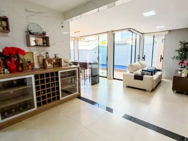 Casa com 377m² 3 quartos e 4 banheiros, à venda, no bairro Jardins Madri em Goiânia