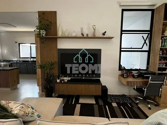 Casa 3 quartos e 2 banheiros, à venda, no bairro Jardim Santa Tereza em Taubaté