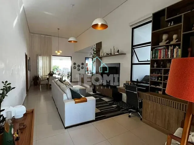 Casa 3 quartos e 2 banheiros, à venda, no bairro Jardim Santa Tereza em Taubaté