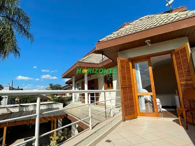 Casa com 760m² 5 quartos e 6 banheiros, à venda, no bairro Urbanova em São José dos Campos