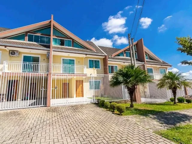Casa com 142m², à venda, no bairro Ahú em Curitiba