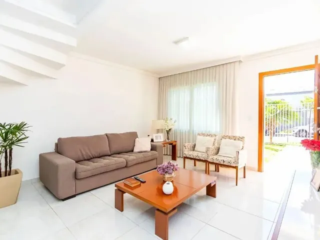 Casa com 142m², à venda, no bairro Ahú em Curitiba