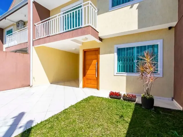 Casa com 142m², à venda, no bairro Ahú em Curitiba