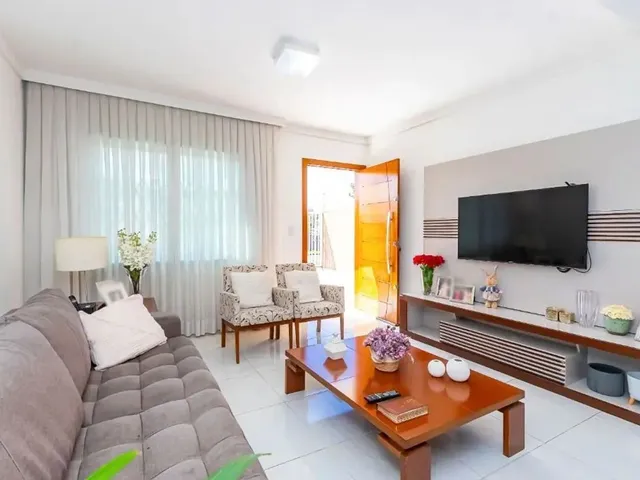Casa com 142m², à venda, no bairro Ahú em Curitiba