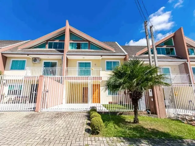 Casa com 142m², à venda, no bairro Ahú em Curitiba