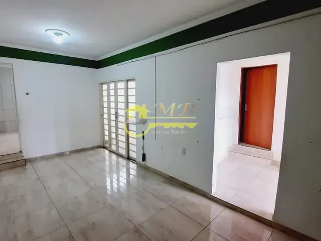 Casa com 250m² 3 quartos e 1 banheiro, à venda, no bairro Jardim Melina I em Campinas
