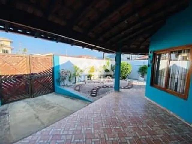 Casa com 250m² 3 quartos e 1 banheiro, à venda, no bairro Martim de Sá em Caraguatatuba