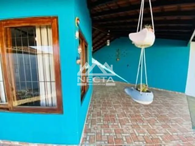 Casa com 250m² 3 quartos e 1 banheiro, à venda, no bairro Martim de Sá em Caraguatatuba