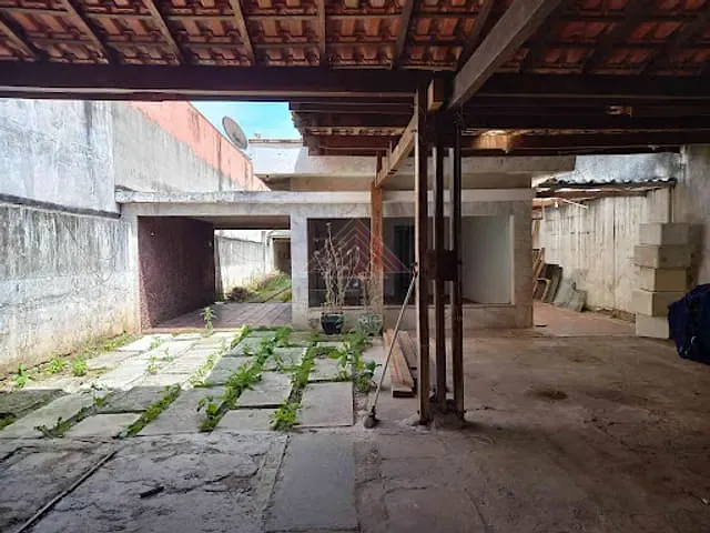 Casa com 330m² 3 quartos e 2 banheiros, à venda, no bairro Jardim Zaira em Mauá