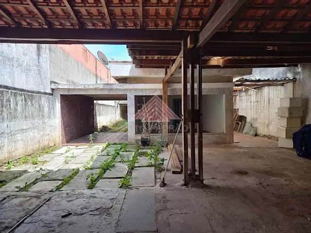 Casa com 330m² 3 quartos e 2 banheiros, à venda, no bairro Jardim Zaira em Mauá