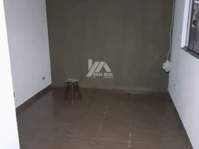 Casa com 300m² 2 quartos e 1 banheiro, à venda, no bairro Contorno em Ponta Grossa