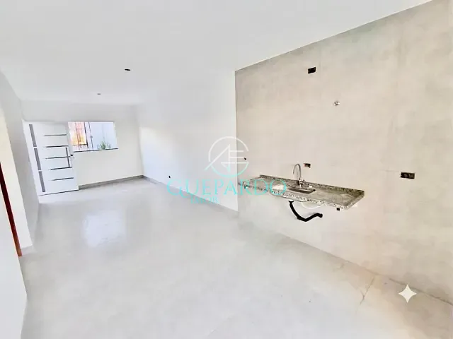 Casa com 200m² 2 quartos e 1 banheiro, à venda, no bairro Conjunto Vivi Xavier em Londrina