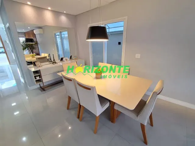 Casa com 287m² 4 quartos e 3 banheiros, à venda, no bairro Loteamento Floresta em São José dos Campos