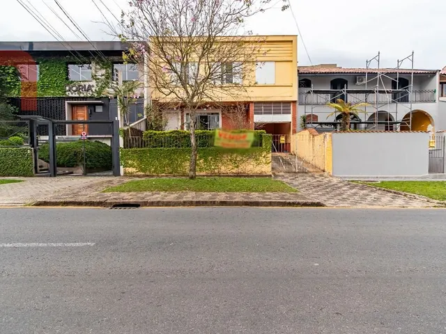 Casa com 300m² 3 quartos e 2 banheiros, à venda, no bairro Seminário em Curitiba