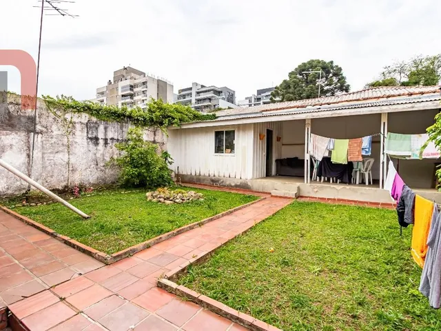Casa com 300m² 3 quartos e 2 banheiros, à venda, no bairro Seminário em Curitiba