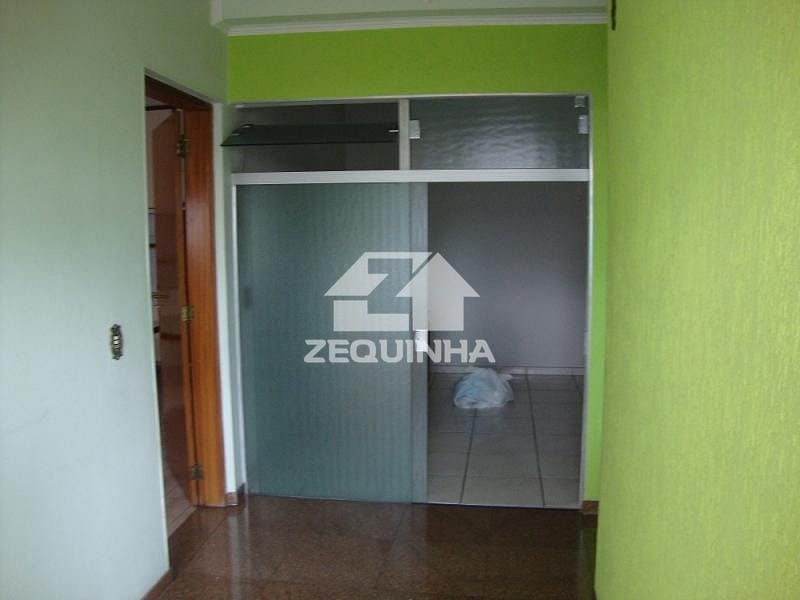Casa para alugar com 3 quartos, 220m² - Foto 9