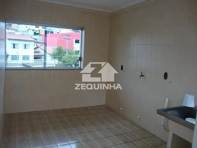Casa com 220m² 3 quartos e 2 banheiros, para alugar, no bairro Vila Campesina em Osasco