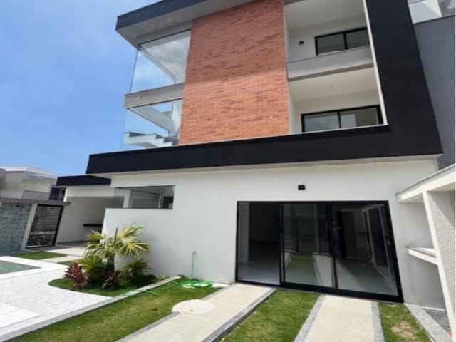 Casa 3 quartos e 3 banheiros, à venda, no bairro Vargem Pequena em Rio de Janeiro