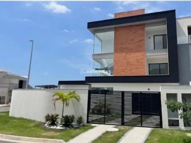 Casa 3 quartos e 3 banheiros, à venda, no bairro Vargem Pequena em Rio de Janeiro