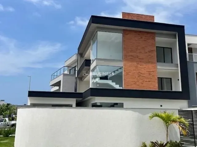 Casa 3 quartos e 3 banheiros, à venda, no bairro Vargem Pequena em Rio de Janeiro