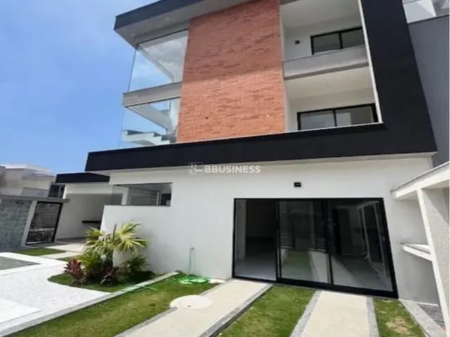 Casa 3 quartos e 3 banheiros, à venda, no bairro Vargem Pequena em Rio de Janeiro