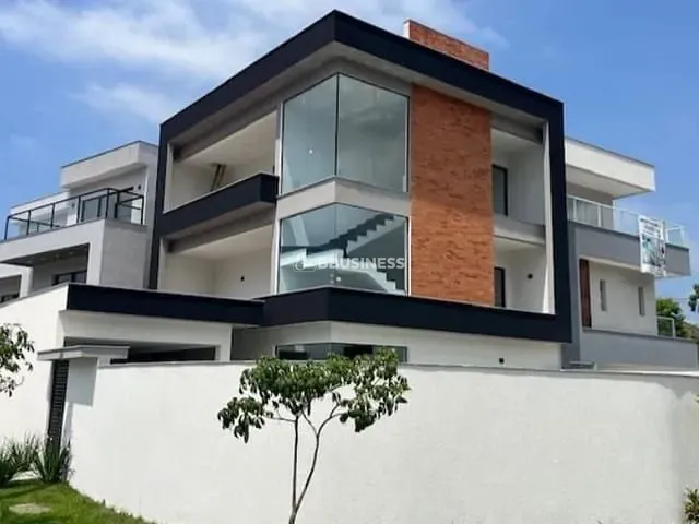 Casa 3 quartos e 3 banheiros, à venda, no bairro Vargem Pequena em Rio de Janeiro