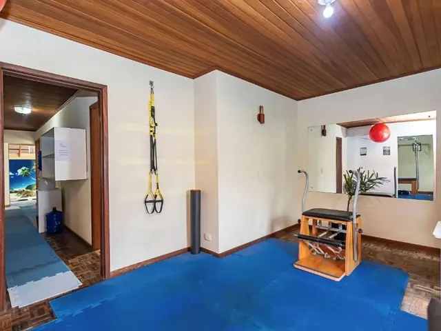 Casa com 732m² 4 quartos e 5 banheiros, à venda, no bairro Boa Vista em Curitiba