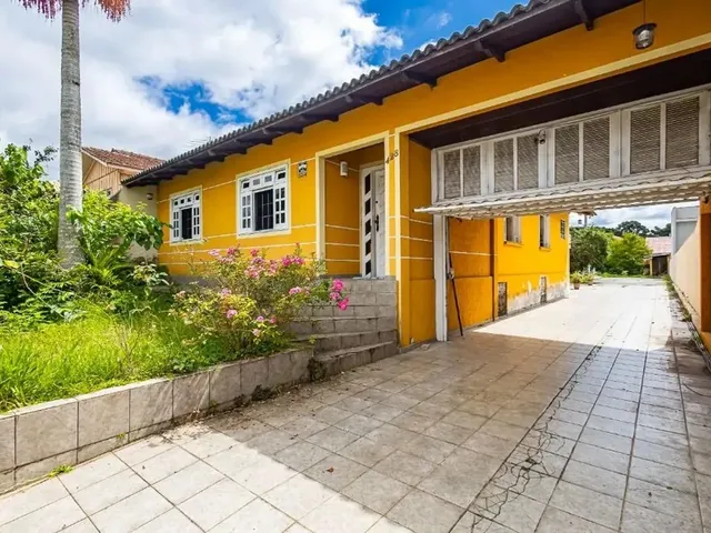 Casa com 732m² 4 quartos e 5 banheiros, à venda, no bairro Boa Vista em Curitiba