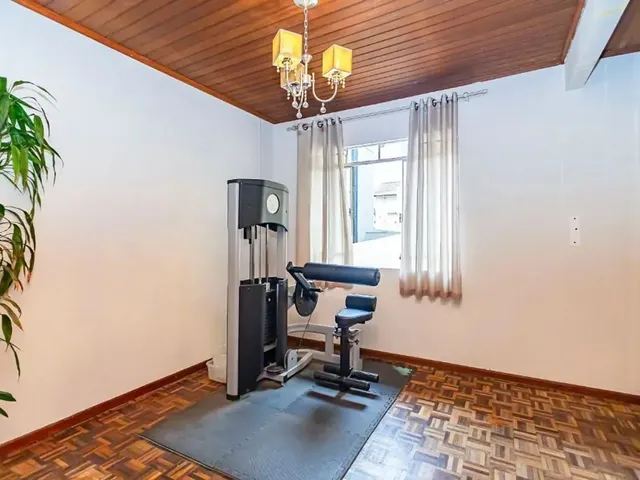 Casa com 732m² 4 quartos e 5 banheiros, à venda, no bairro Boa Vista em Curitiba