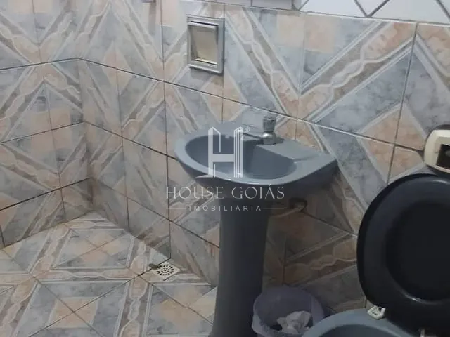 Casa com 300m² 2 quartos e 1 banheiro, à venda, no bairro Setor Residencial das Rosas em Anápolis