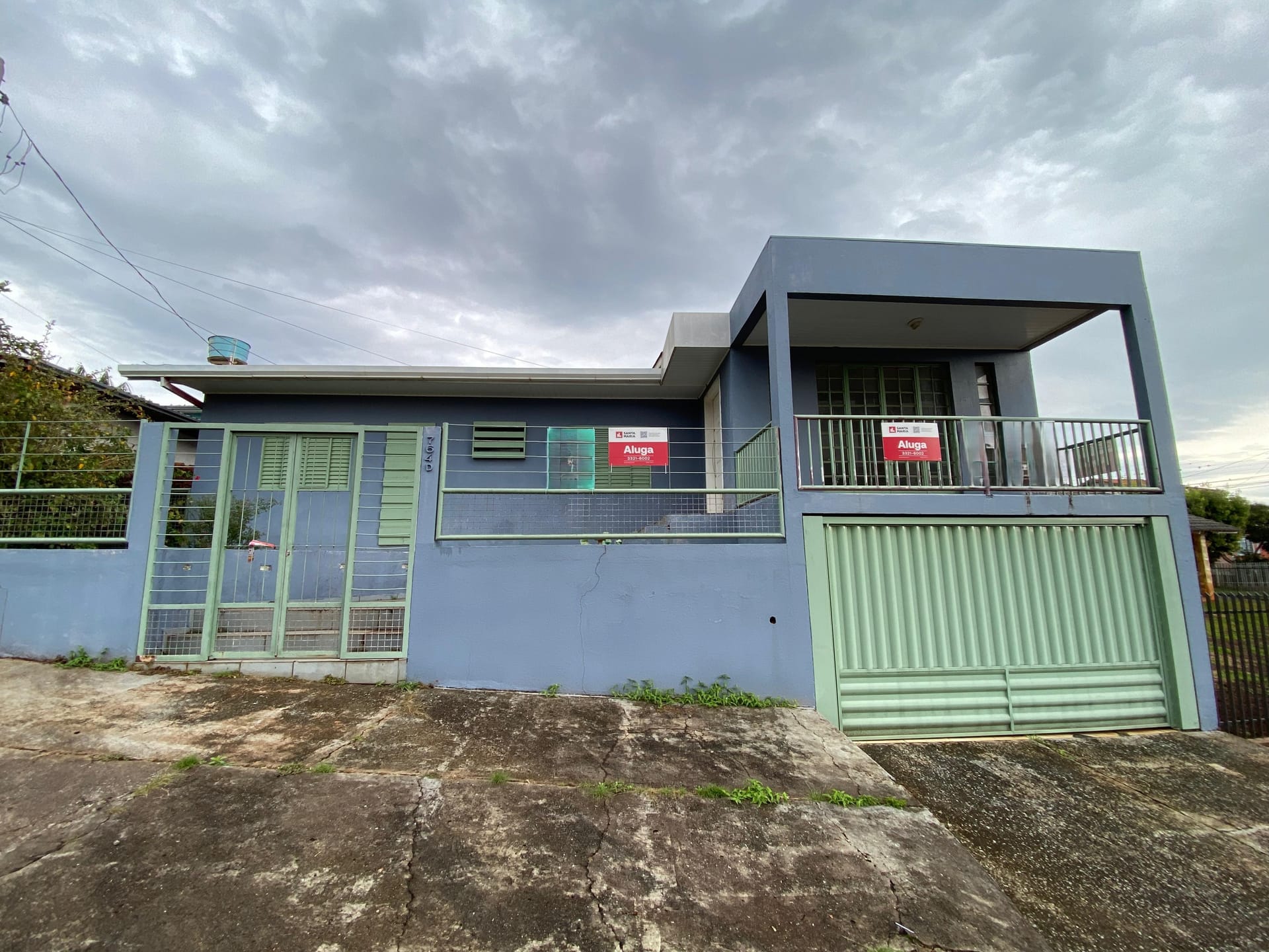 Casa para alugar com 3 dormitórios, 1 banheiro, 2 vagas de garagens e 202m² de área privativa no bairro Líder