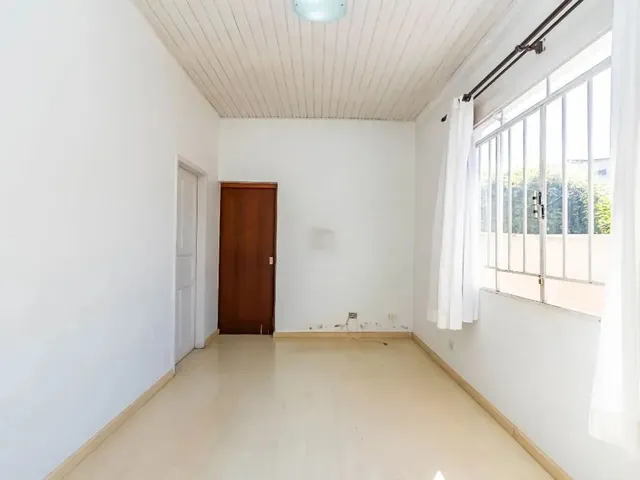 Casa com 299m² 3 quartos e 1 banheiro, à venda, no bairro Seminário em Curitiba