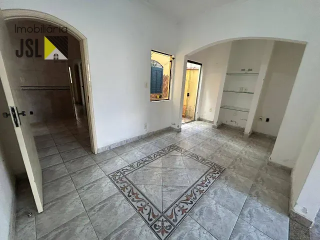Casa 3 quartos e 2 banheiros, à venda, no bairro Jardim Shangri-lá em Caçapava